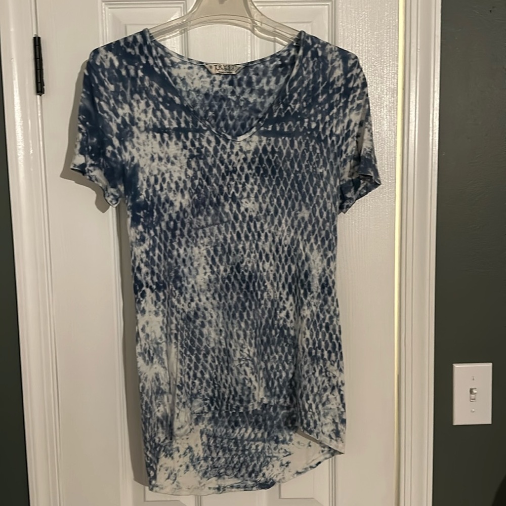 Tryst Hi-lo Tee